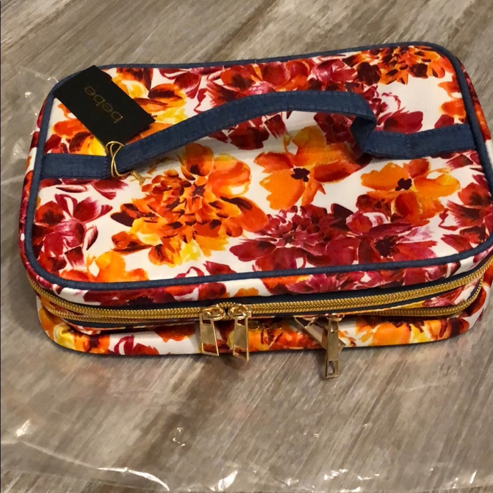 NWT Bebe Makeup case - Picture 2 of 5